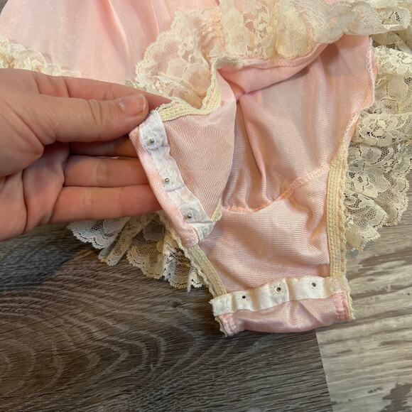 Vintage Lady Constance Pink Nylon Lace Ruffle Teddy Bodysuit Coquette USA S - Picture 4 of 10